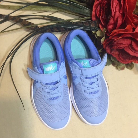 Last chance!! New; Nike Revolution 4 (PS) Sneakers - Picture 6 of 11